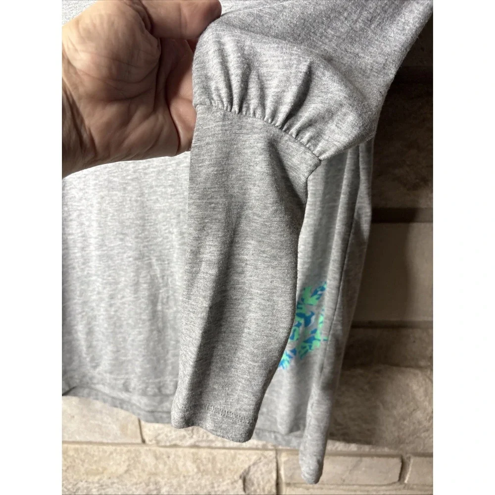 Nike Girls' Long Sleeve Sportswear Graphic T-Shirt in dark‎ grey heather Size XL
